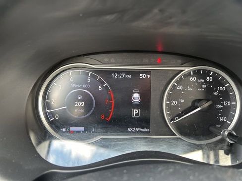 Used 2019 Nissan Kicks SR w/ SR Premium Package image 2