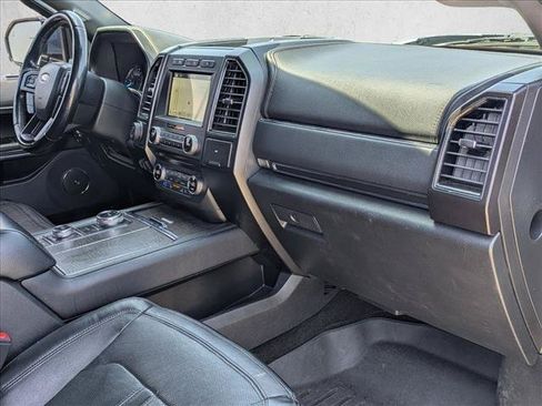 Used 2018 Ford Expedition Limited w/ Equipment Group 301A AWD/4WD image 24