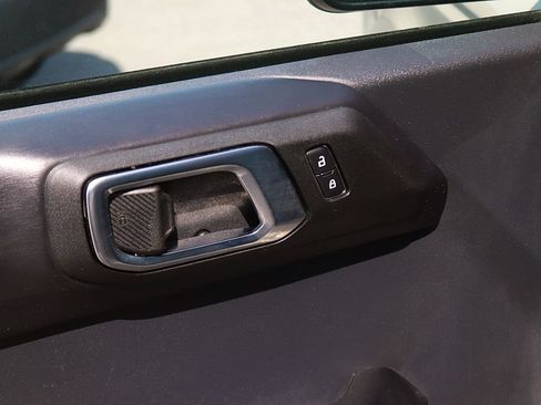 Used 2025 Ford Bronco Outer Banks AWD/4WD image 13