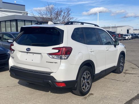 Used 2023 Subaru Forester Premium image 7