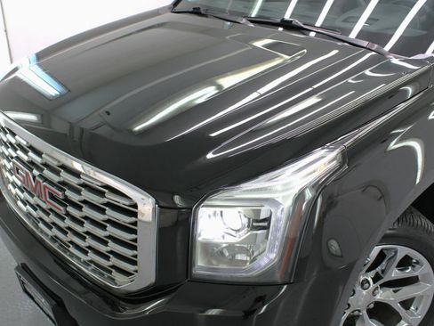 Used 2020 GMC Yukon Denali w/ Denali Premium Package AWD/4WD image 16