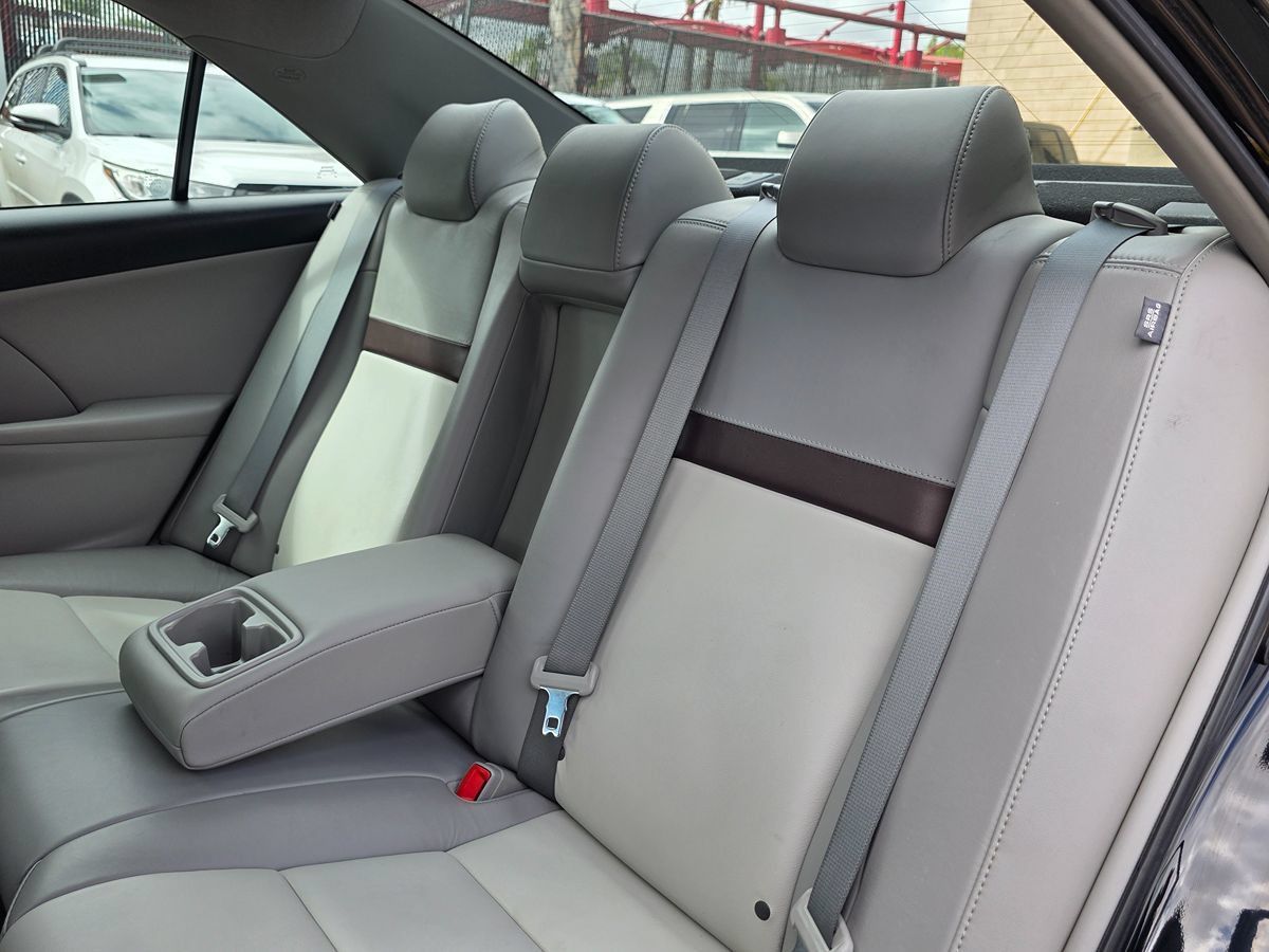 Used 2012 Toyota Camry XLE w/ Leather Pkg FWD image 27