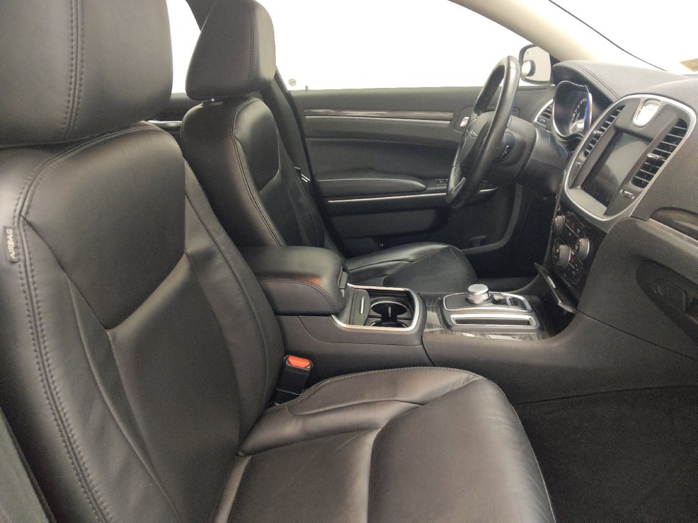 Used 2019 Chrysler 300 Touring w/ Quick Order Package 2EF RWD image 21