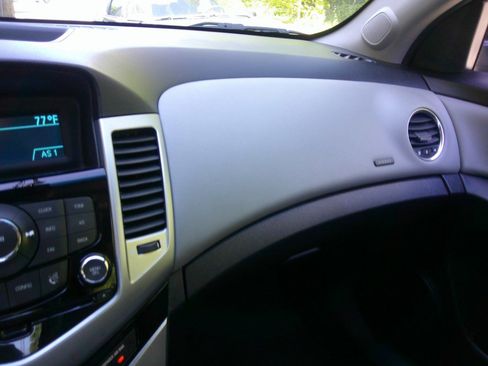 Used 2012 Chevrolet Cruze LS w/ Connectivity Package FWD image 19