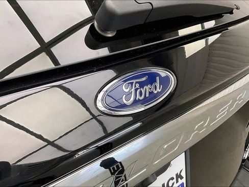 Used 2022 Ford Explorer XLT w/ Equipment Group 202A AWD/4WD image 31