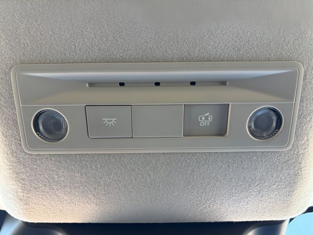 Certified 2025 Nissan Kicks SV FWD image 29