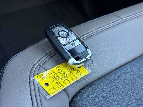 Used 2021 Ford Bronco Wildtrak image 28