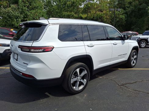 Certified 2023 Jeep Grand Cherokee L Limited w/ Luxury Tech Group II image 7