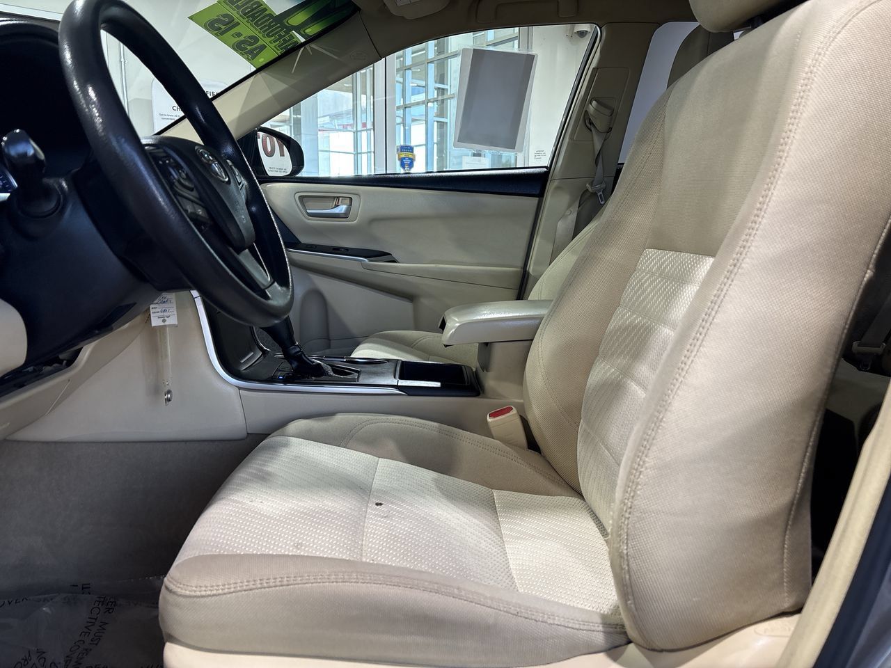 Used 2017 Toyota Camry LE FWD image 11