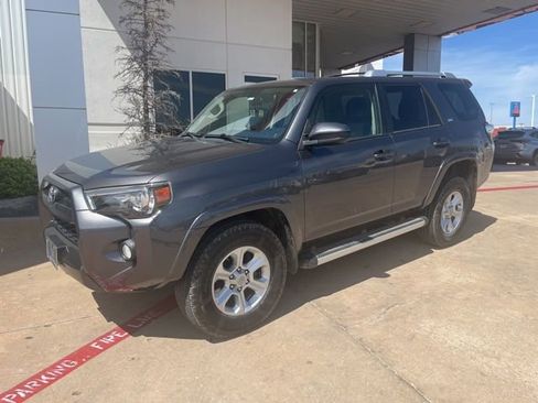Used 2017 Toyota 4Runner SR5 image 1