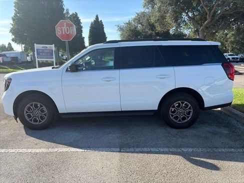 Used 2025 Ford Expedition Active RWD image 8
