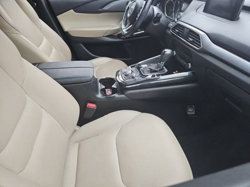 Used 2019 MAZDA CX-9 Touring w/ Touring Premium Package image 6