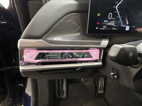 Used 2023 BMW 760i xDrive AWD/4WD image 26