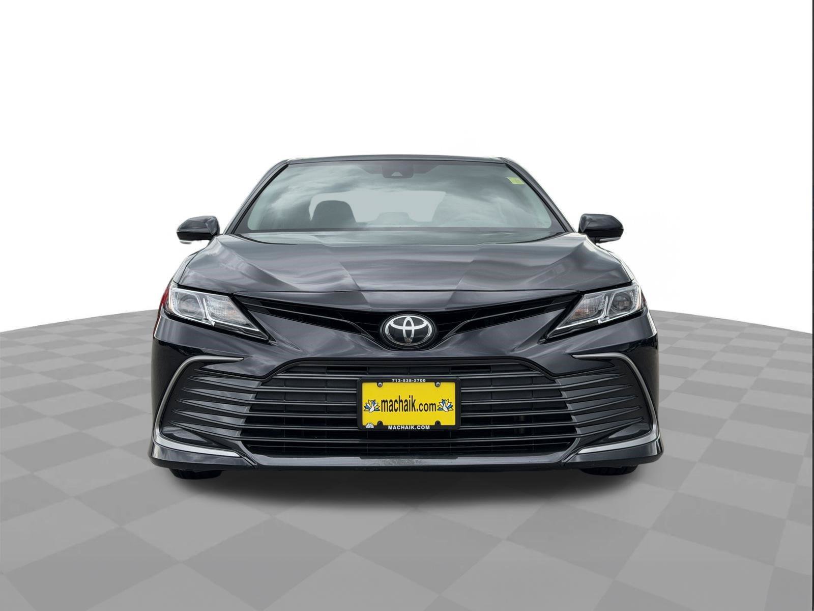 Used 2024 Toyota Camry LE w/ Convenience Package FWD image 5