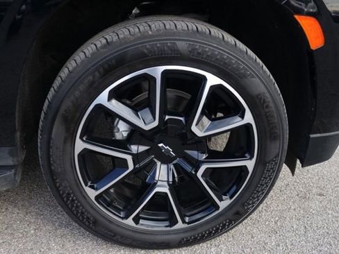 Used 2022 Chevrolet Tahoe RST w/ Luxury Package image 17