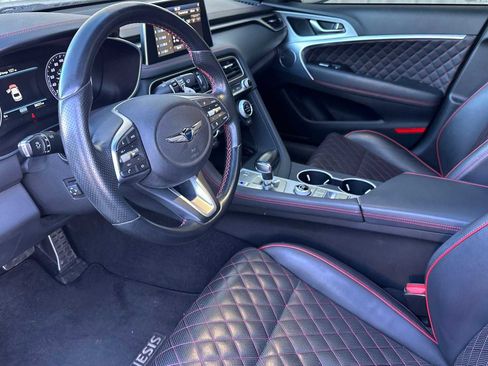 Used 2019 Genesis G70 2.0T Advanced w/ Sport Package image 10