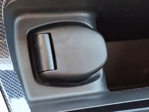 Used 2016 Nissan Sentra SR w/ Driver's Assist Package image 25