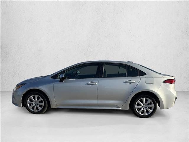 Used 2022 Toyota Corolla LE FWD image 6