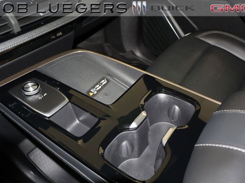 Certified 2025 Buick Enclave Avenir image 24