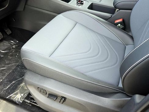 New 2026 Volkswagen Tiguan SE image 19