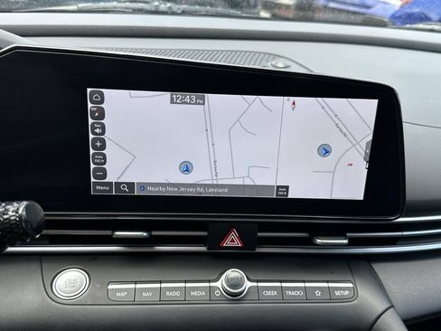 Used 2024 Hyundai Elantra SEL FWD image 30