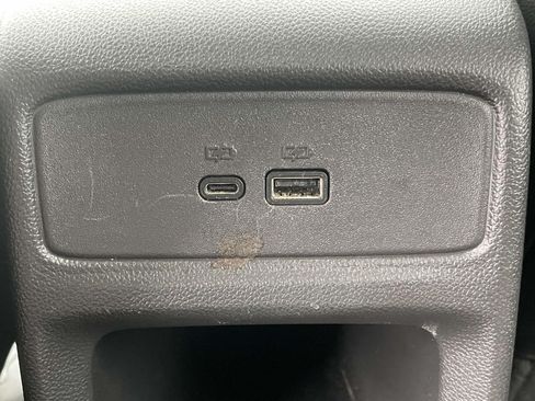 Used 2025 Chevrolet Trax LT FWD image 11