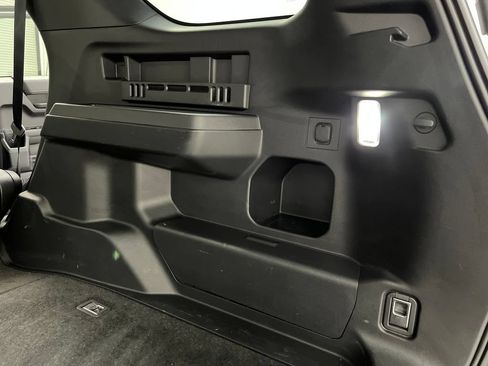 Used 2025 Toyota 4Runner SR5 AWD/4WD image 39
