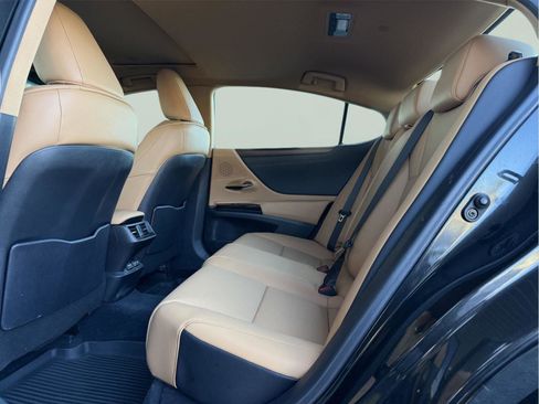 Certified 2024 Lexus ES 350 w/ Premium Package image 21