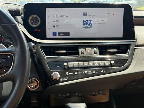 Used 2025 Lexus ES 350 w/ Premium Package FWD image 15