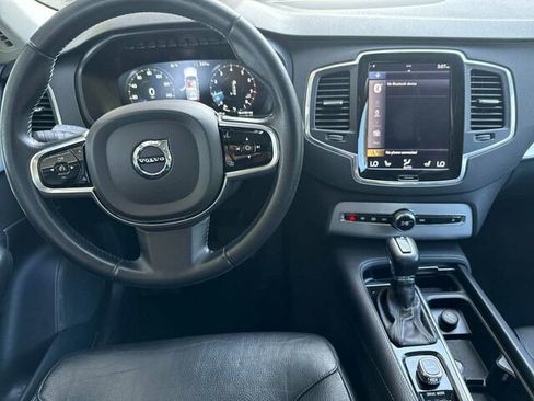 Used 2017 Volvo XC90 T6 Momentum w/ Vision Package image 18