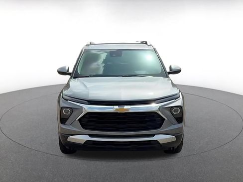 Used 2025 Chevrolet TrailBlazer LT w/ Driver Confidence Package AWD/4WD image 4