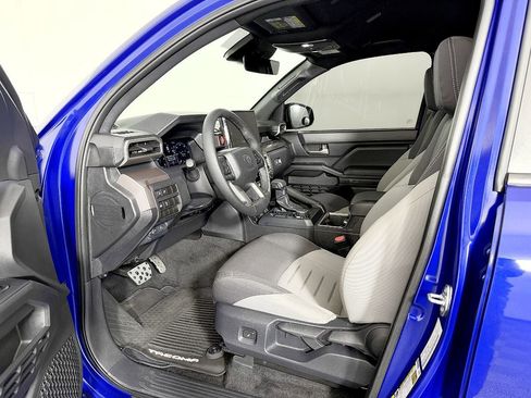 Used 2024 Toyota Tacoma TRD Sport AWD/4WD image 34
