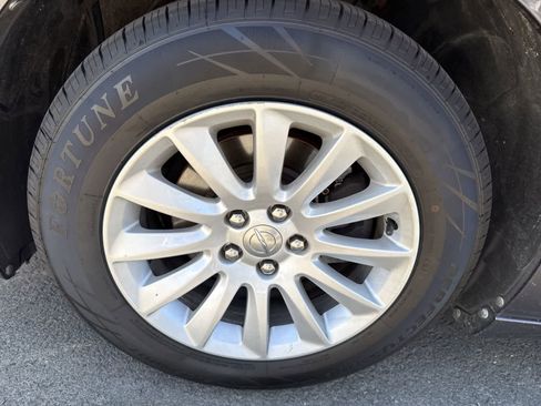 Used 2014 Chrysler 300 RWD image 19