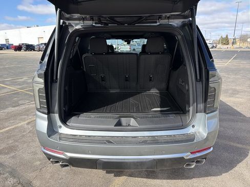 New 2026 Chevrolet Suburban High Country image 37