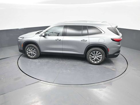 Used 2025 Buick Enclave Preferred w/ Power Package image 36