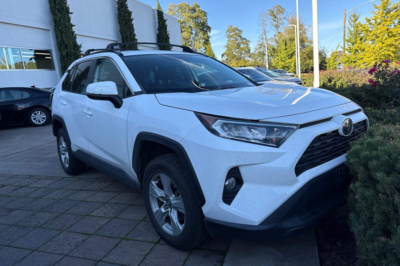 Used 2020 Toyota RAV4 XLE w/ All Weather Liner Package AWD/4WD image 2