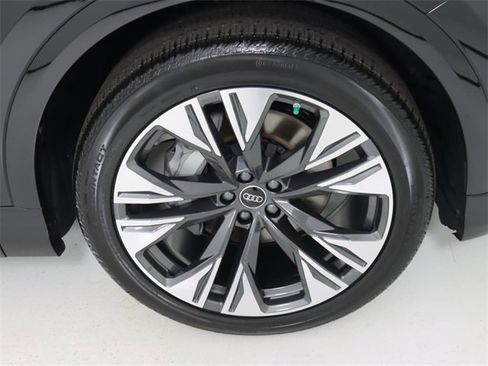 New 2026 Audi Q8 Premium Plus image 9