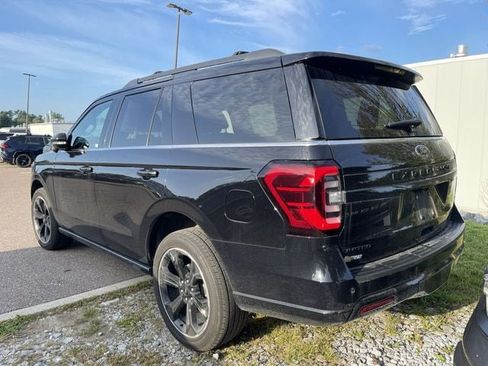 Used 2023 Ford Expedition Limited AWD/4WD image 5