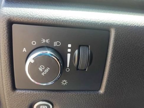 Used 2018 Jeep Grand Cherokee Laredo AWD/4WD image 21