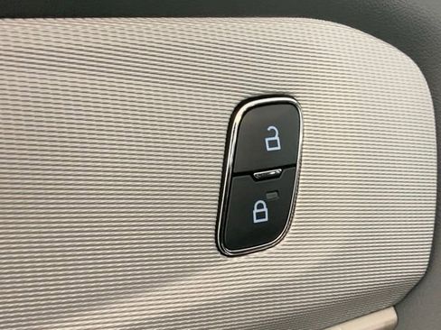 Used 2025 Ford Explorer Active image 32