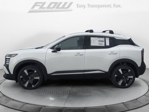 New 2026 Nissan Kicks SR w/ Cold Weather Package FWD image 4