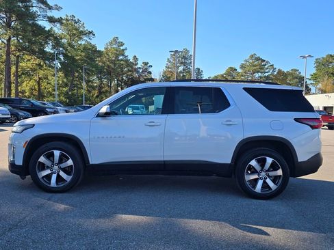 Used 2023 Chevrolet Traverse LT w/ LT Premium Package image 2