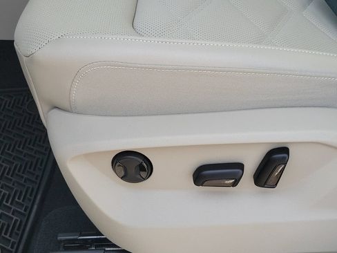 Certified 2026 Volkswagen Atlas SE FWD image 25