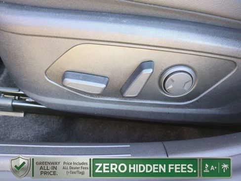 Used 2023 Hyundai Elantra Limited w/ Preferred Accessory Package FWD image 14