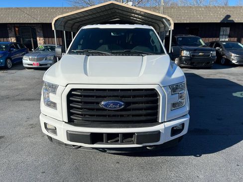 Used 2017 Ford F150 XLT w/ Equipment Group 302A Luxury AWD/4WD image 9