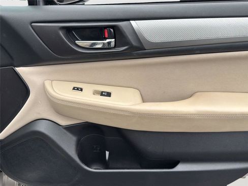 Used 2017 Subaru Legacy 2.5i Premium image 32