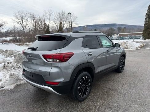 Used 2023 Chevrolet TrailBlazer LT w/ Convenience Package image 3