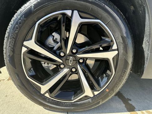 Used 2023 Chevrolet TrailBlazer RS w/ Sun and Liftgate Package image 22