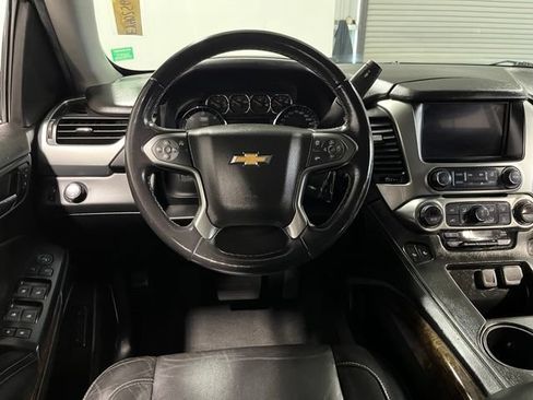 Used 2020 Chevrolet Suburban LT RWD image 21