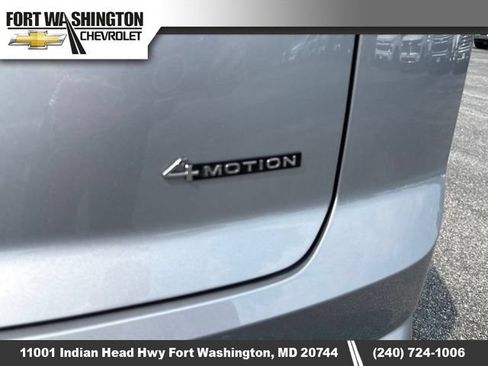 Used 2024 Volkswagen Atlas Cross Sport SEL R-Line AWD/4WD image 5